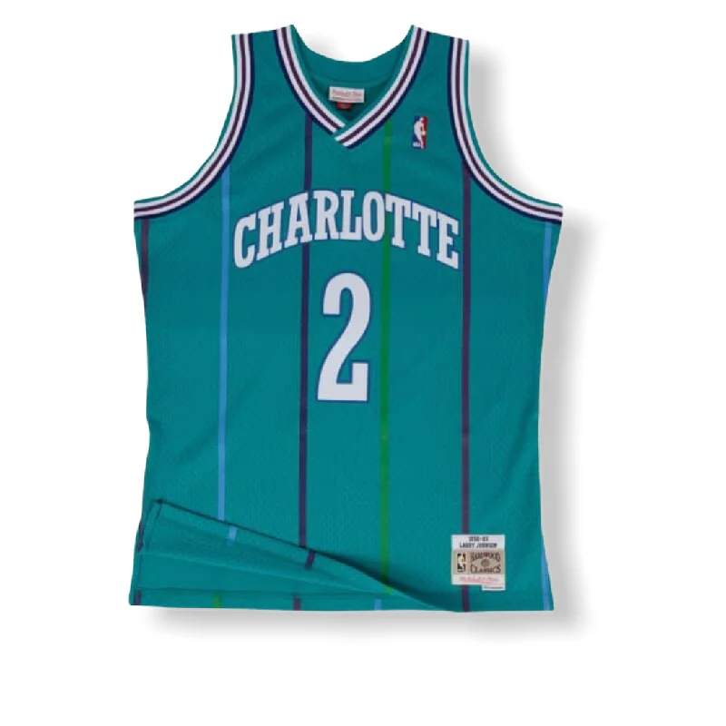 MITCHELL & NESS: Larry Johnson Hornets Swingman Jersey