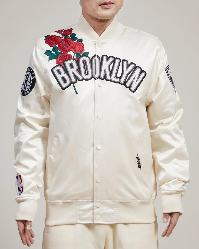 NBA BROOKLYN NETS ROSES MEN'S SATIN JACKET (EGGSHELL / MULTI)